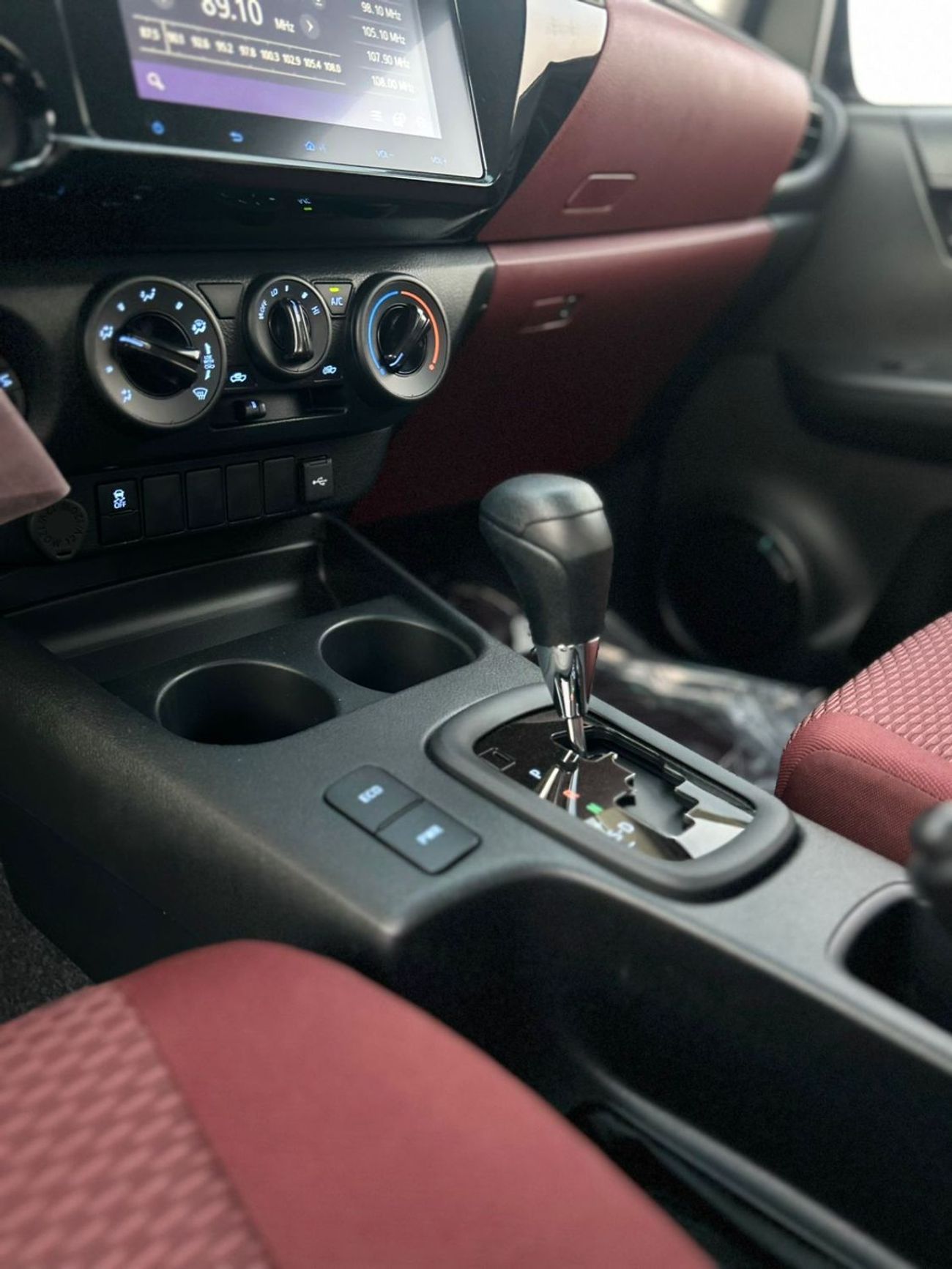 Toyota Hilux DLS 2.7L DLx 2.7L