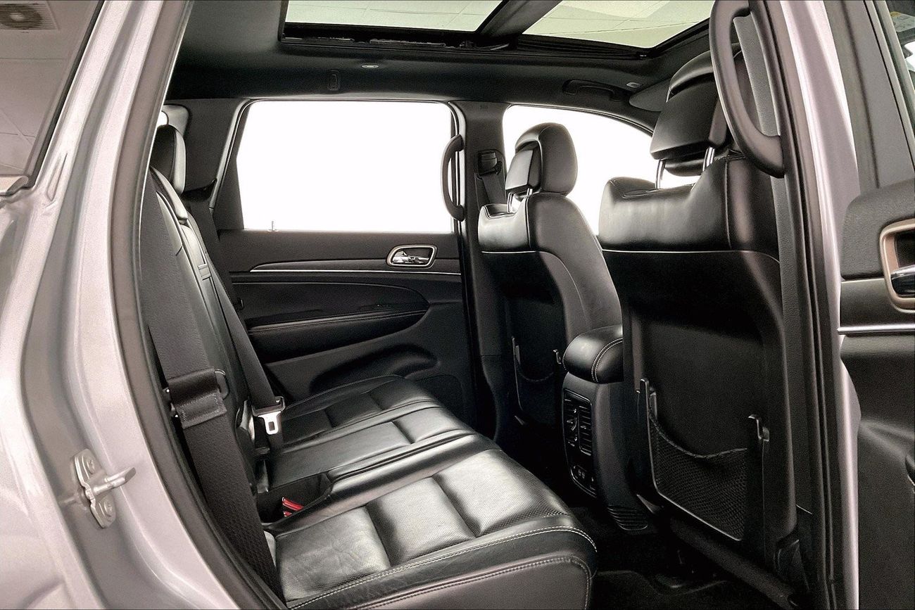 جيب جراند شيروكي Limited | سنة ضمان مجانية | 0 دفعة أولى | سياسة الإعادة بعد 7 أيام