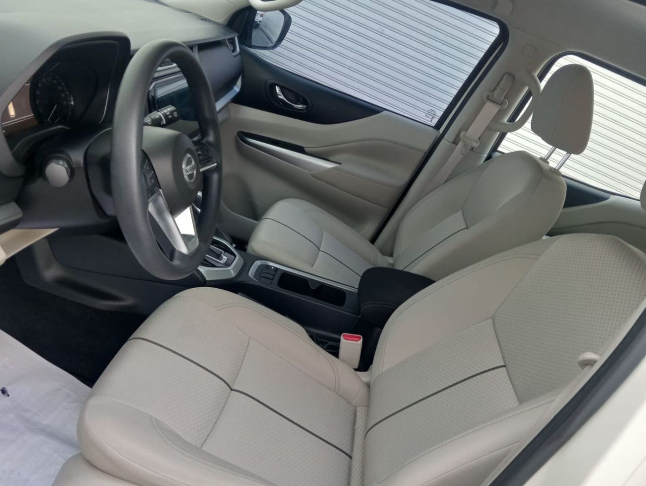 نيسان إكستيرا SE 2.5L RWD