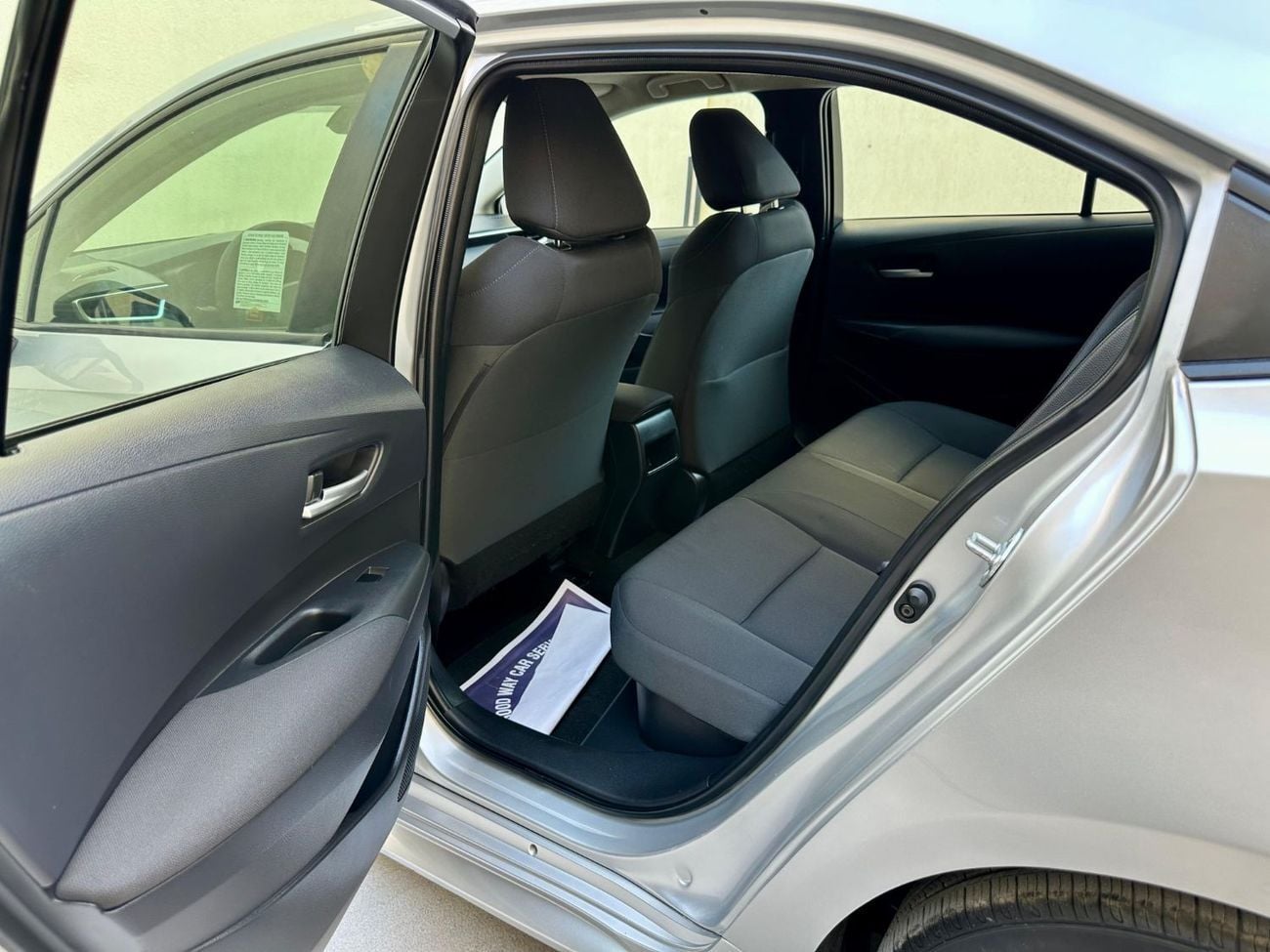 Toyota Corolla LE Corolla HYBRID