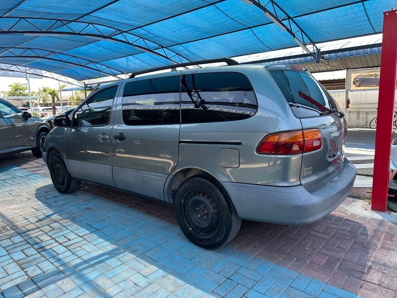 Toyota Sienna 1999 3.0L 7seat