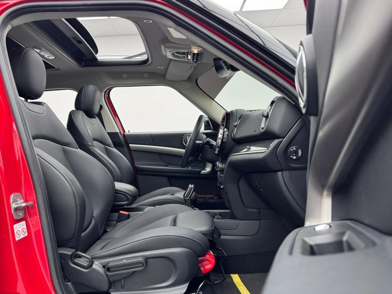 Mini Countryman 2023 MINI Cooper Countryman, 2026 MINI Warranty + Service Pack, Full MINI Service History, GCC