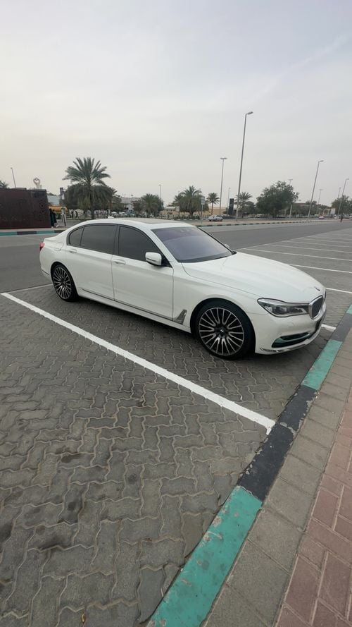 بي أم دبليو 750Li