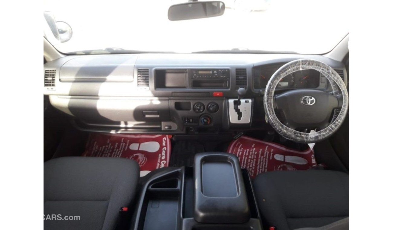 تويوتا هاياس Hiace commuter RIGHT HAND DRIVE (Stock no PM 731 )