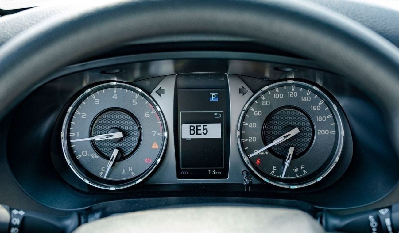 Toyota Hilux 2025 Toyota Hilux SR5 DC 4x4 2.7L Petrol AT (White)