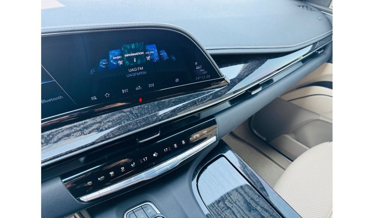 Cadillac Escalade Premium Luxury 6.2L 4WD