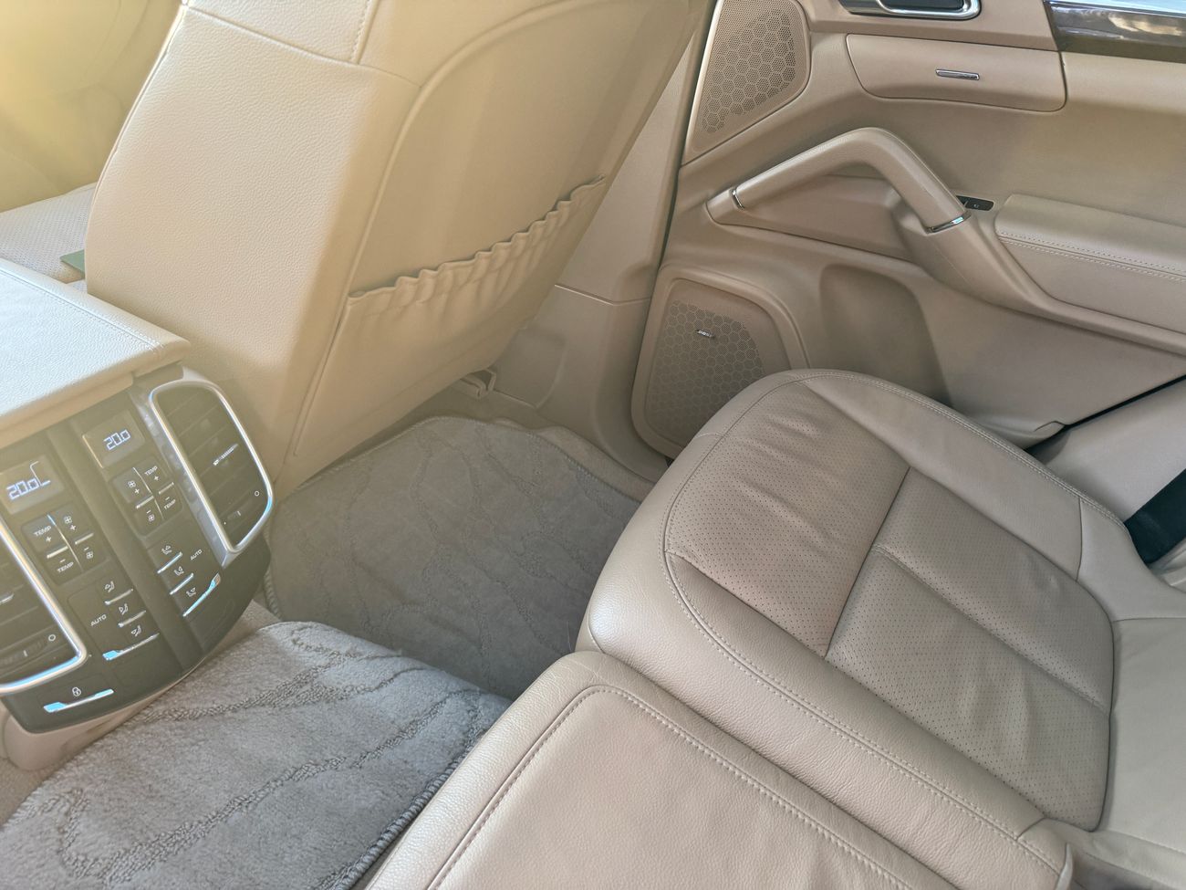 Porsche Cayenne GCC 2013 / 148000 km