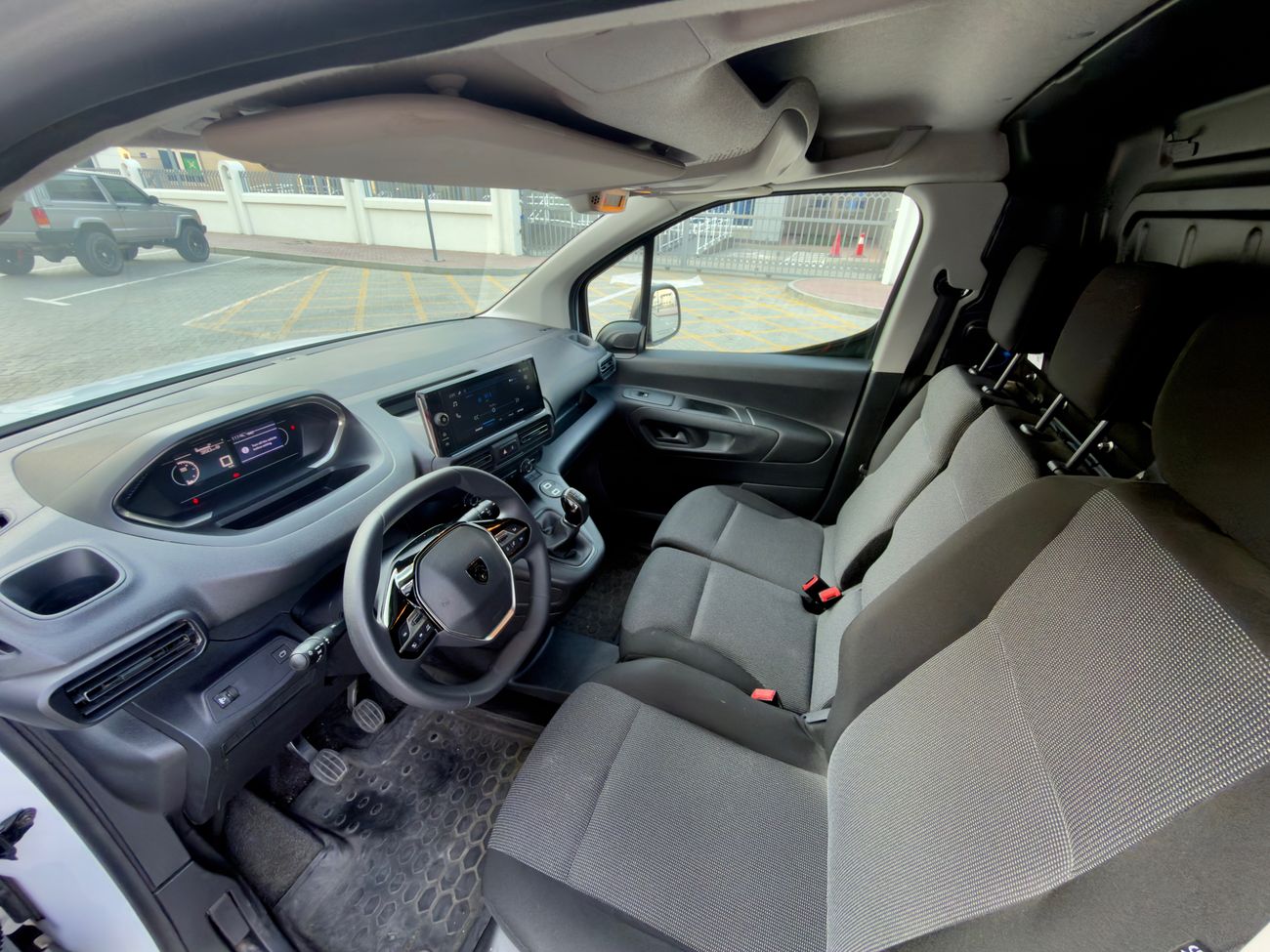 بيجو بارتنر Chilled Van