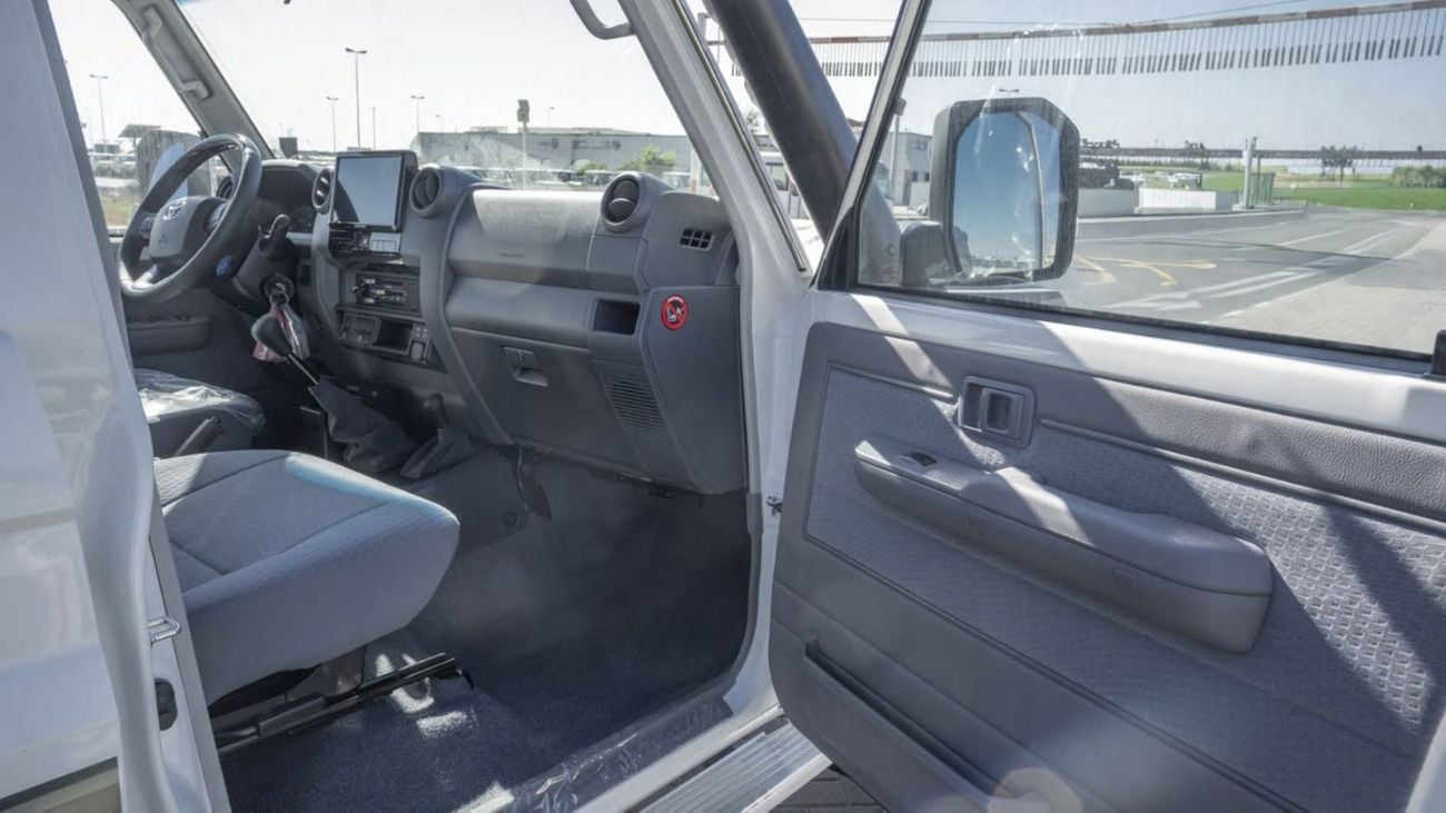 Toyota Land Cruiser 70 LC76 LX 2026 MODEL GCC SPECS