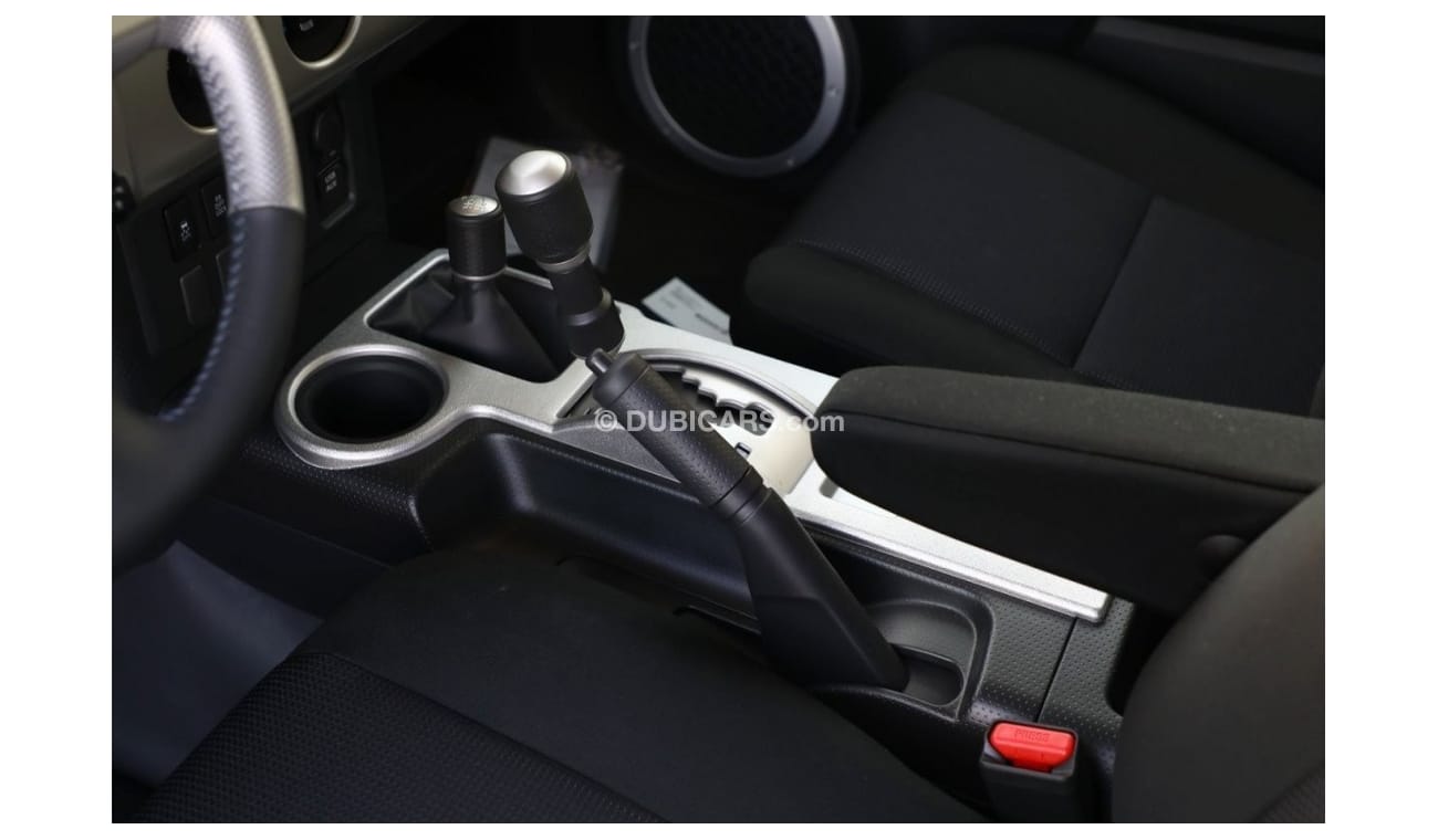 Toyota FJ Cruiser 2023 Toyota FJ Cruiser 4.0 with JBL Petrol - White inside Black | Export Only