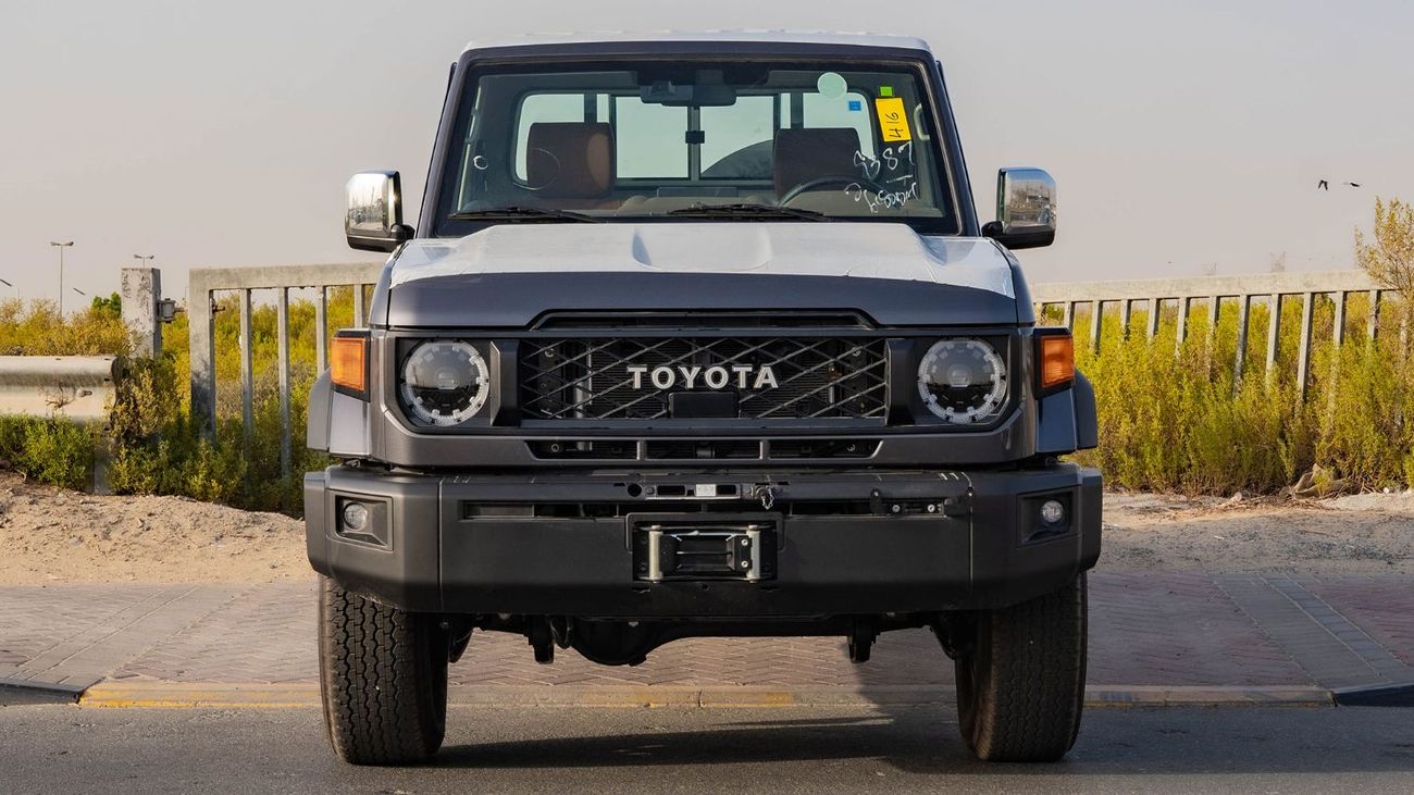 تويوتا لاند كروزر بيك آب 2025 Toyota Land Cruiser LC79 4.0L AT Petrol (Gray)