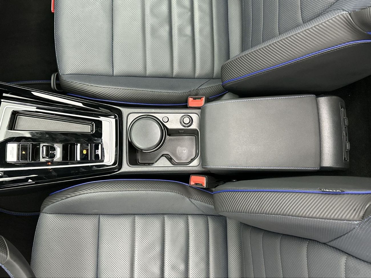 Volkswagen Golf R Base 2.0T