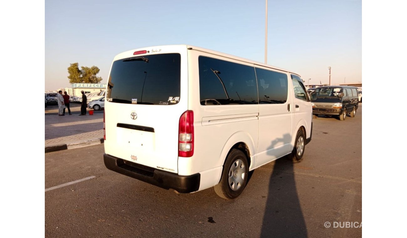 تويوتا هاياس TOYOTA HIACE  RIGHT HAND DRIVE (PM1185)