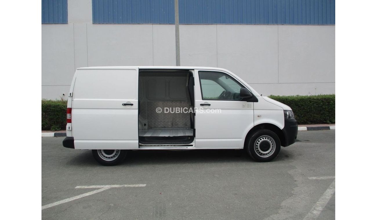 فولكس واجن T5 ترانسبورتر فولكس واجن ترانسبوتر فان بحاله ممتازه 2015 بدون حوادث