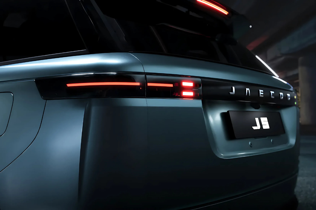 جاكو J5 exterior - Tail Lights