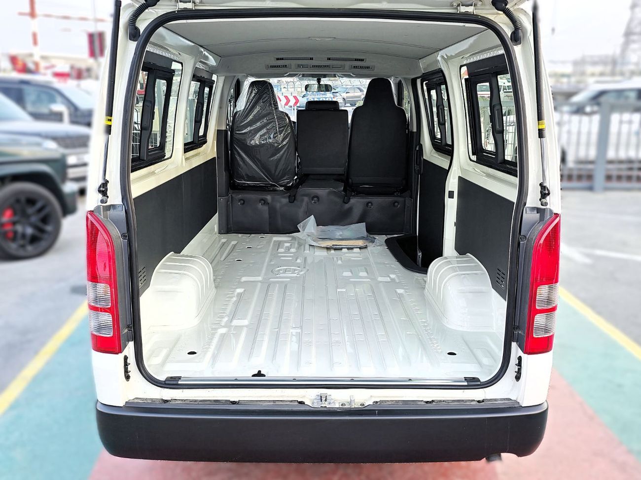 تويوتا هاياس Toyota hiace Cargo std  2.5l diesel M/T 2025 model