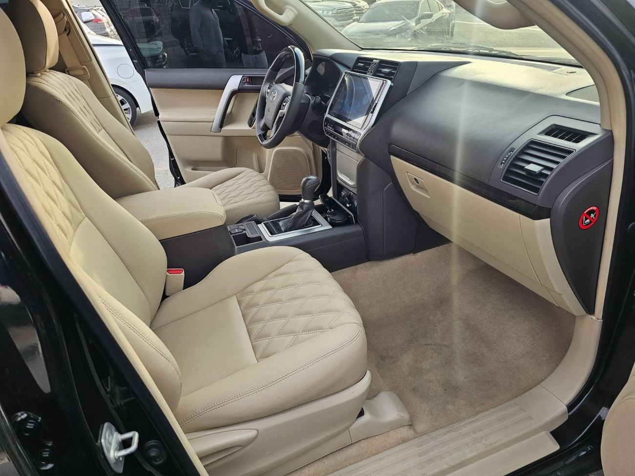 Toyota Prado TX-L Top 2.7L LHD-4WD-Automatic-Petrol-GCC specs-6 Cylinders-7Seats-5 Doors