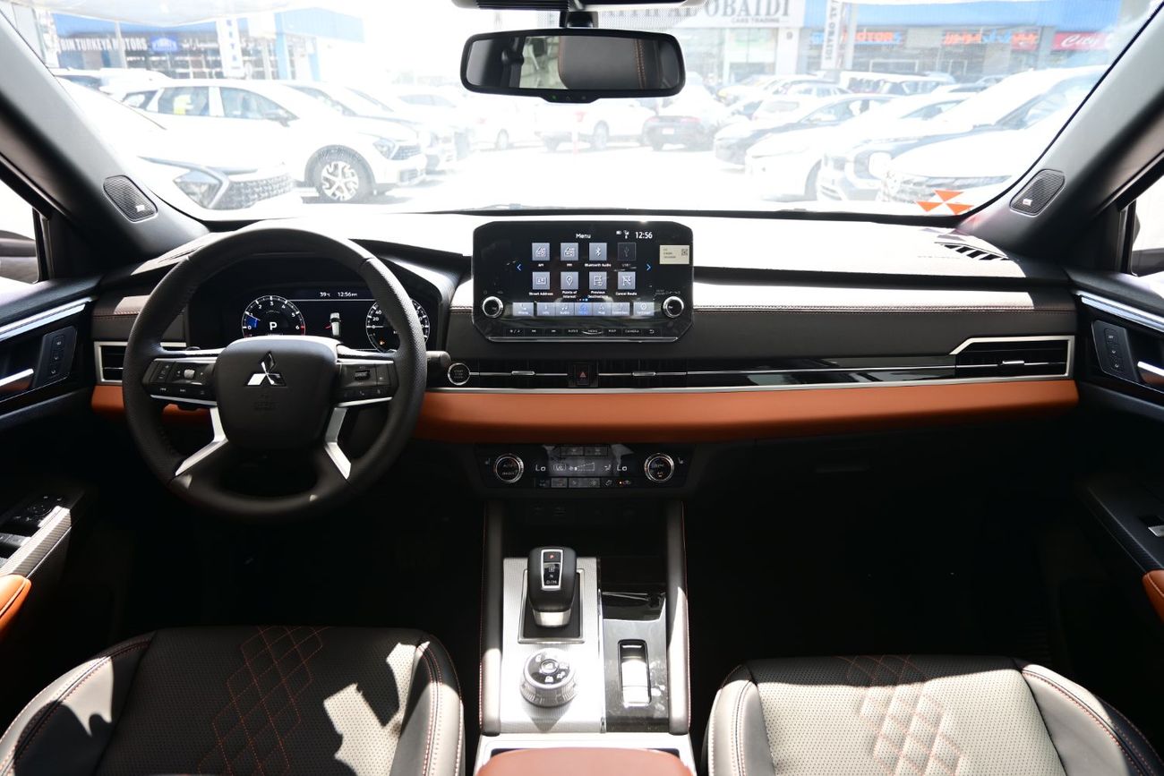 ميتسوبيشي آوتلاندر Mitsubishi Outlander P-Line 2.5L Petrol 4WD, Model 2025, Color Silver