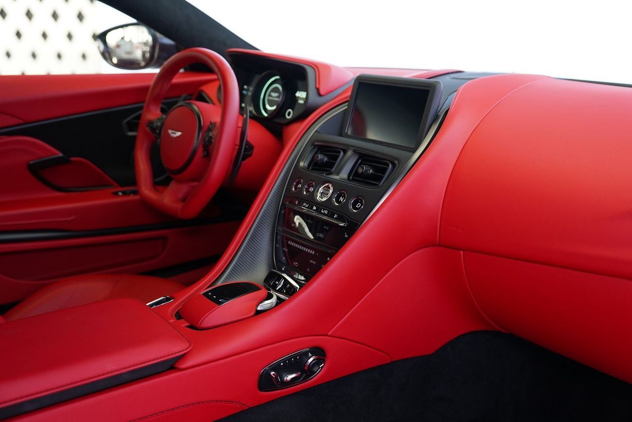 أستون مارتن DB11 AMR 5.2L