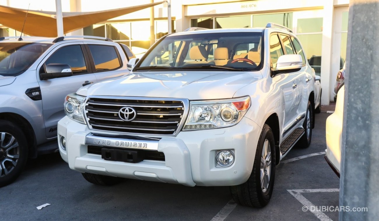 Toyota Land Cruiser GXR V8