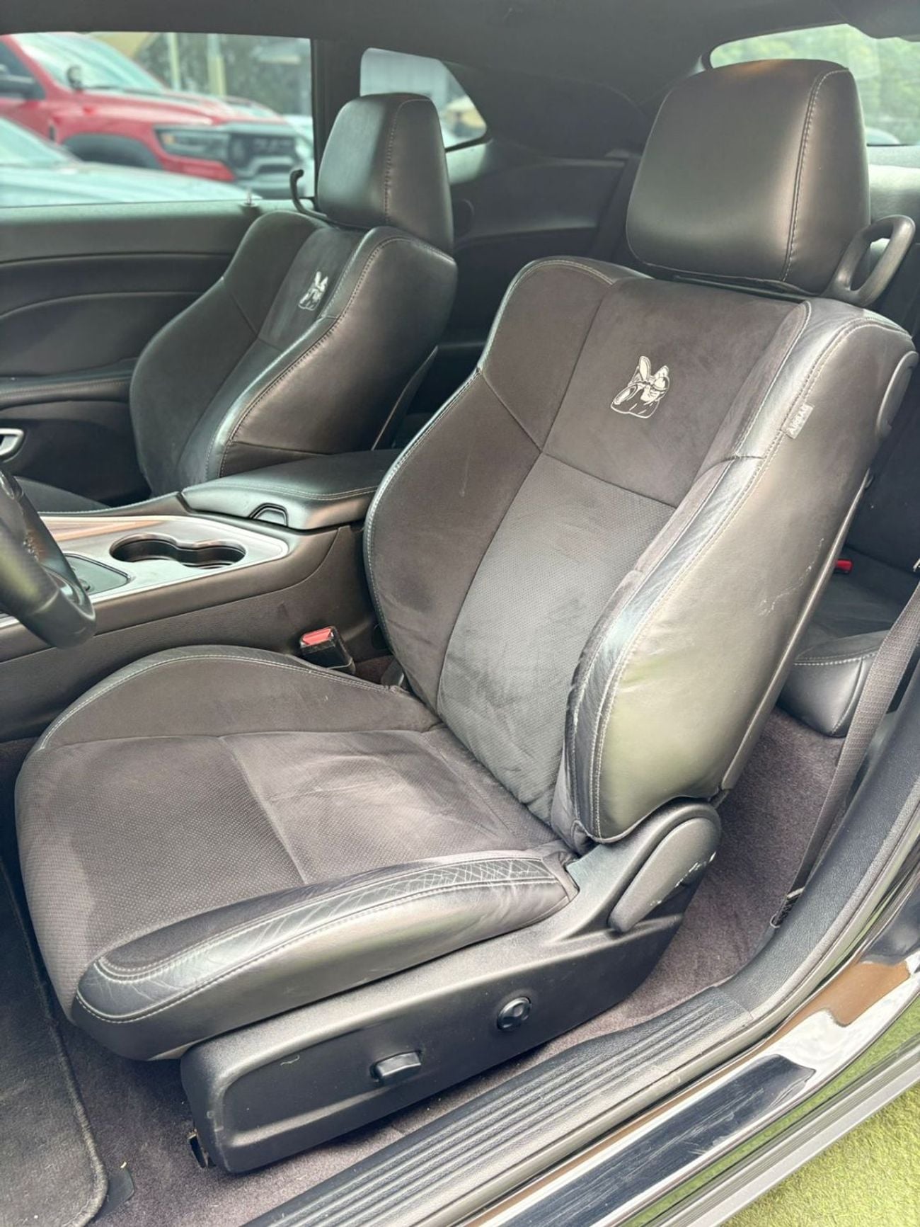 دودج تشالينجر دودج تشالينجر سكات باك 392 وارد 2019 بحاله ممتازه