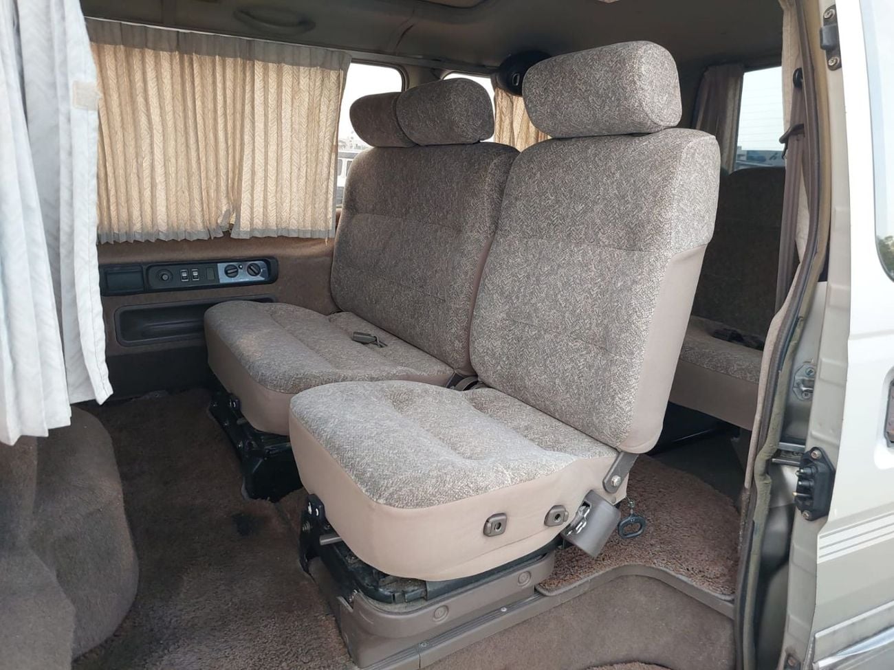 Nissan Caravan (RAMADAN OFFER) NISSAN CARAVAN VAN RHD 1997 MODEL 3.0 L DIESEL AUTOMATIC(PM76083)