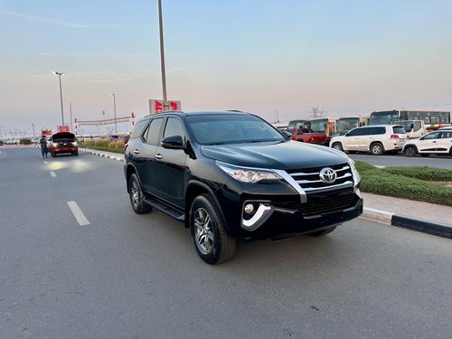 Toyota Fortuner EXR 4WD 2.7L PETROL. AUTOMATIC . PERFECT CONDITION