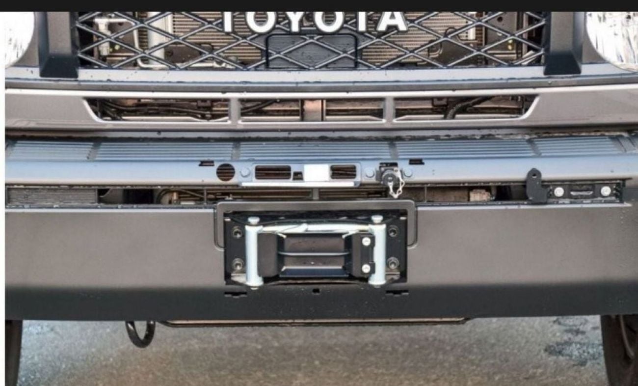 تويوتا لاند كروزر بيك آب 2.8L DIESEL SINGLE CAB, 4WD, AUTOMATIC, FULL OPTION, 2024
