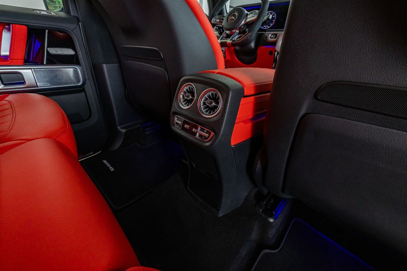 مرسيدس بنز G 63 AMG Mercedes G63-Carbon Fiber-Fully Loaded-Rear Entertainment Screens 2024-2 Years Gargash Auto Warranty