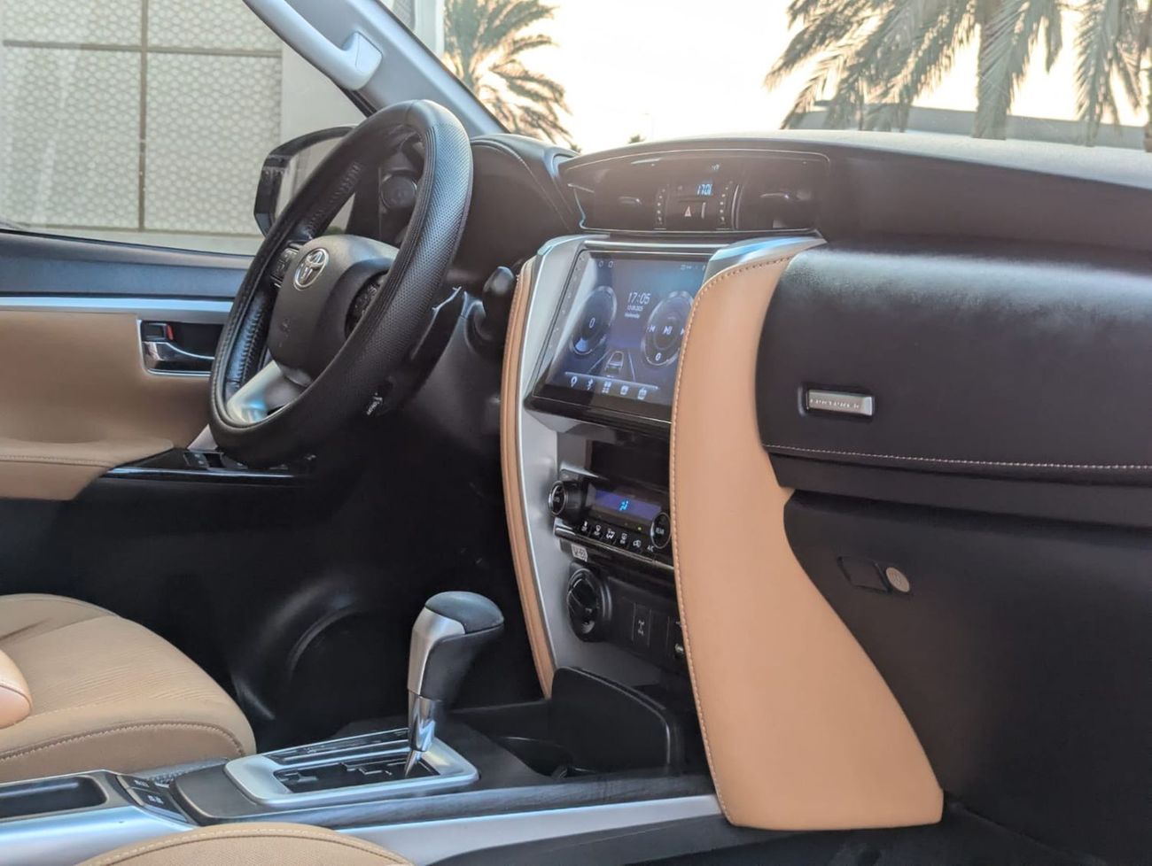 تويوتا فورتونر Toyota Fortuner 2016 LHD petrol engine 2.7 Gcc specs white