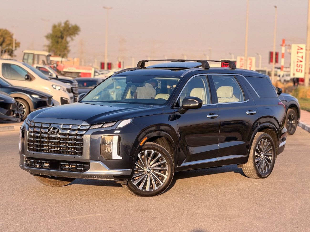 هيونداي باليساد Calligraphy full panoramic, 360 camera Full option 2023