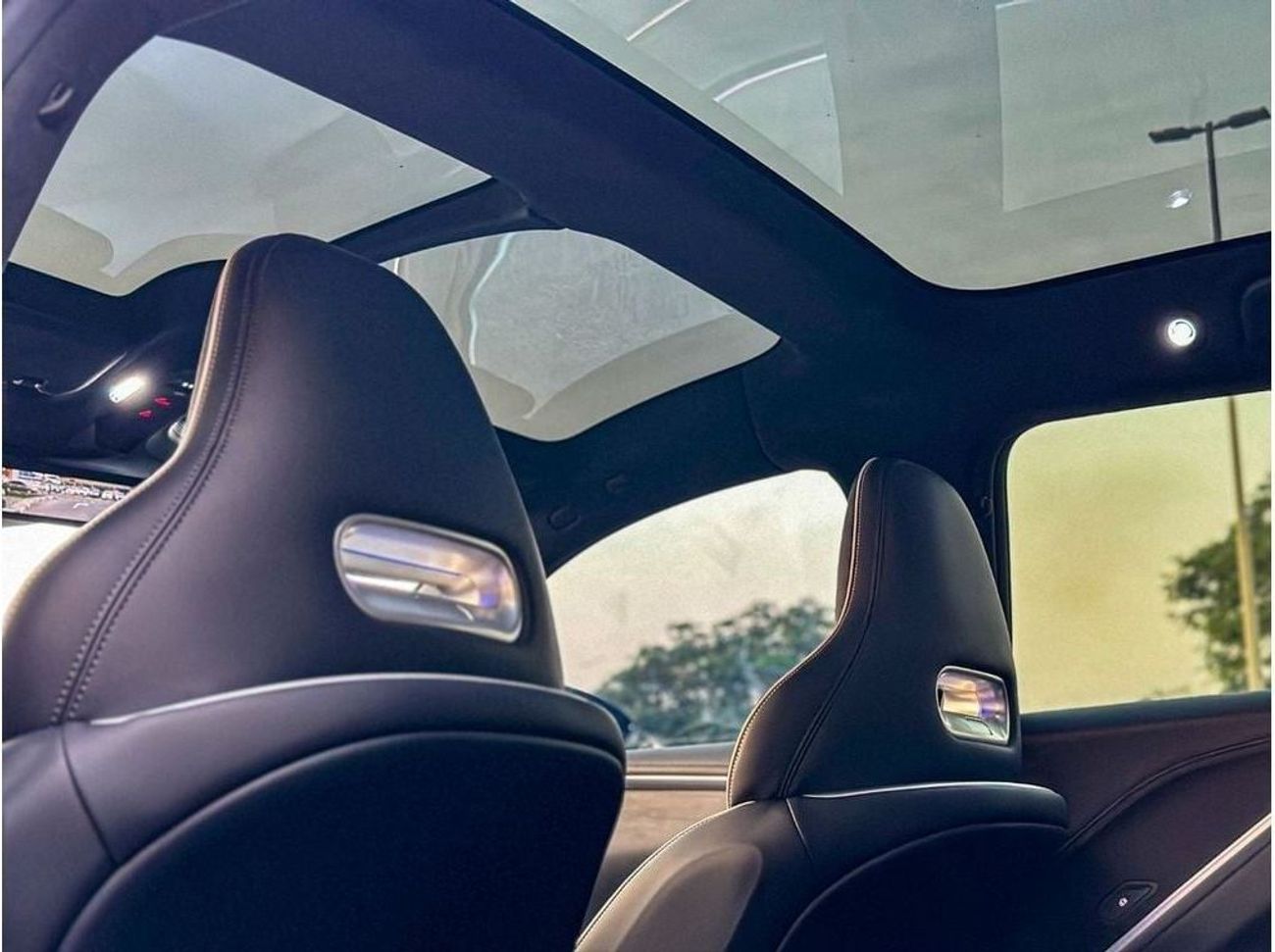 أفاتر 11 2023 USED AVATR 11 AWD / 90 kWH / WLTC (580 KM) / LAW MILEAGE (16,000 KM) / WARRANTY