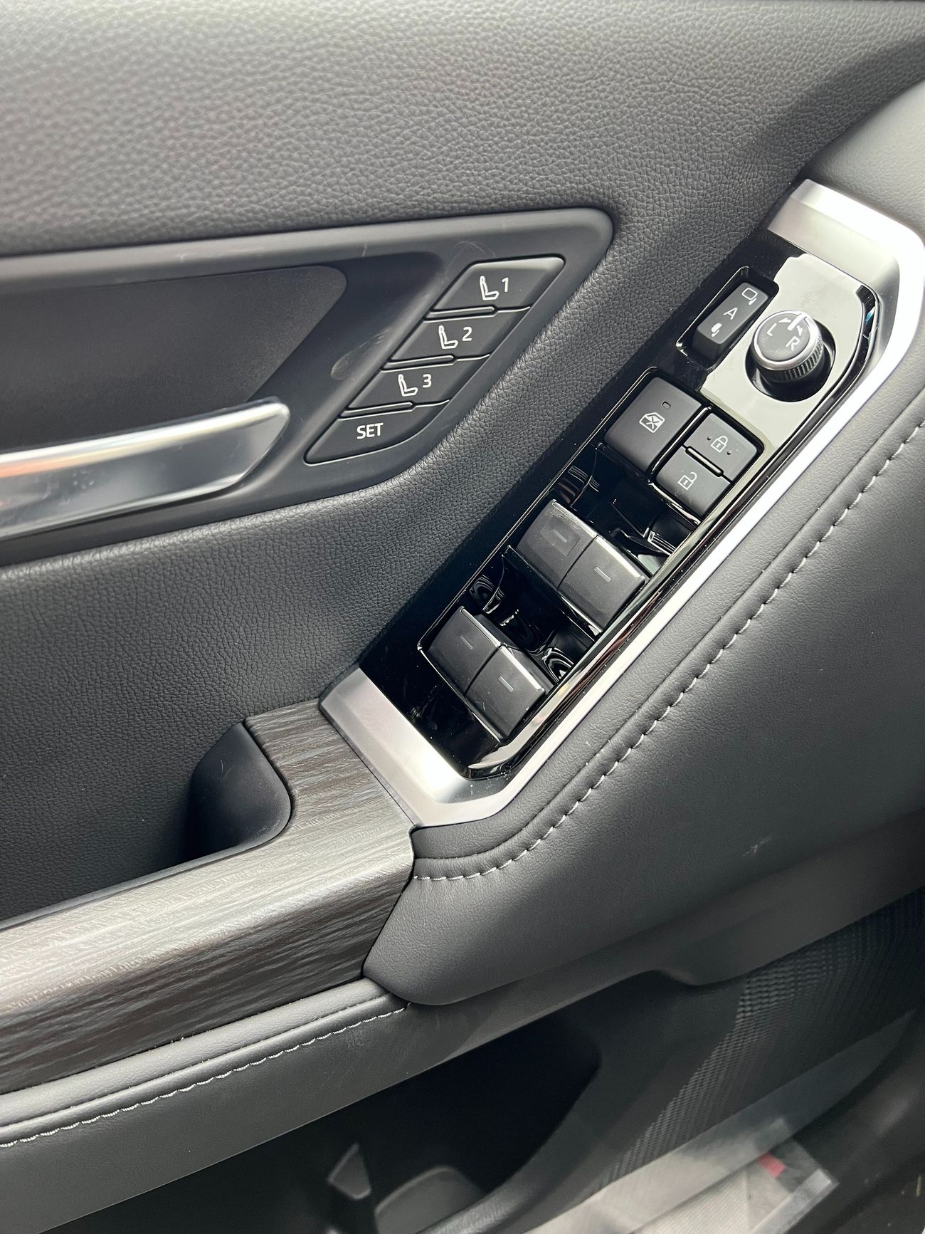 Toyota Land Cruiser 3.5L Petrol VXR (ZX) 7 seater
