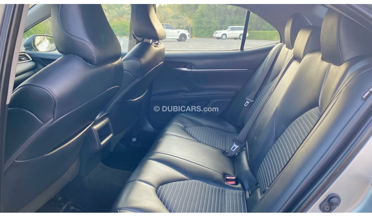 Toyota Camry Hybrid Full option