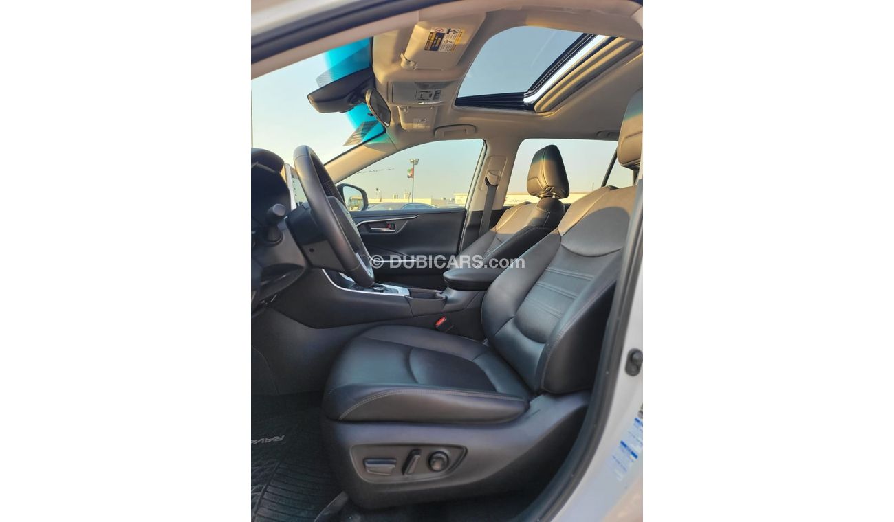 Toyota RAV4 TOYOTA RAV4 HYBRID  XLE FULL OPTIONS HYBRID