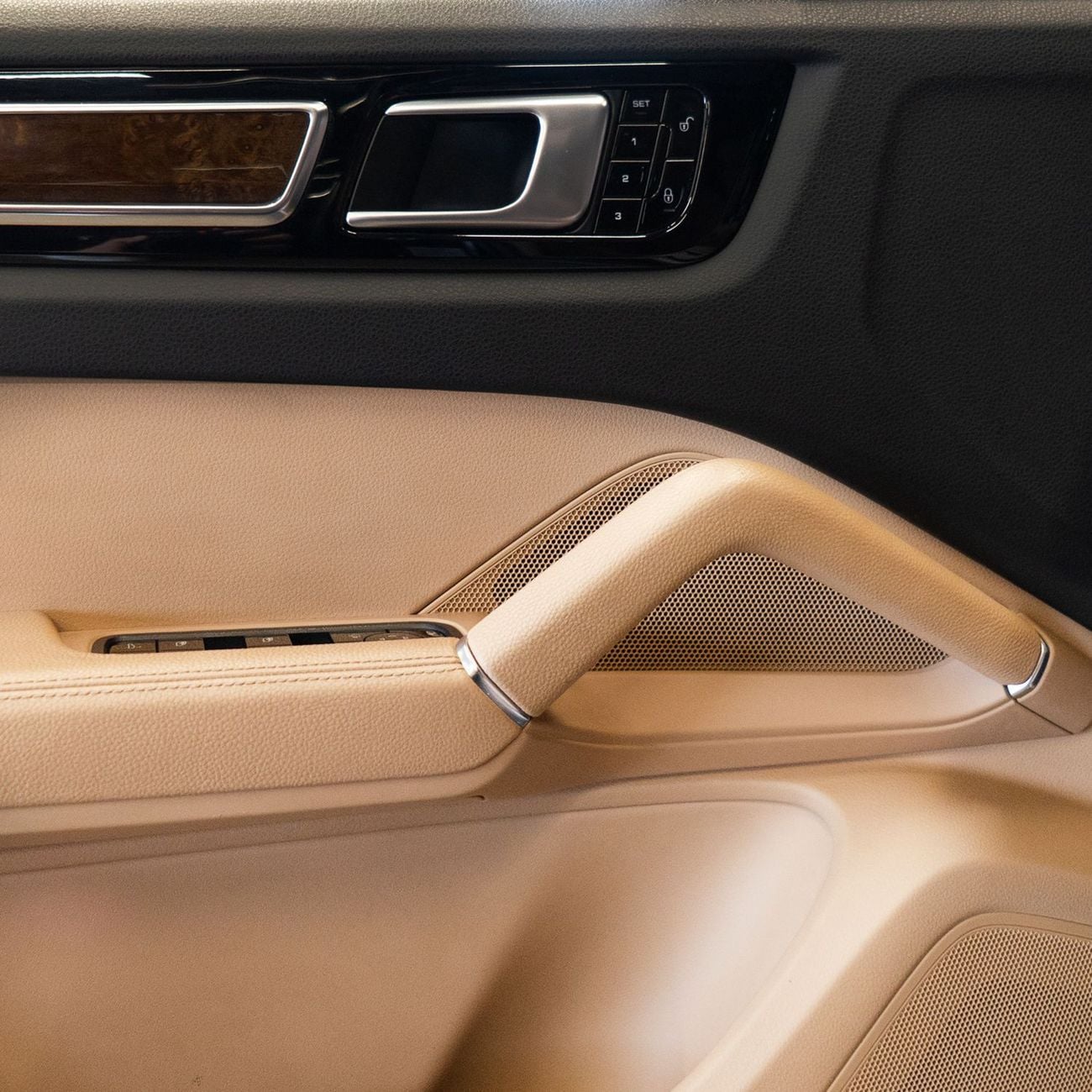 Porsche Cayenne AED 3,265 pm • 0% Downpayment • Porsche Cayenne S • 1 Year Warranty