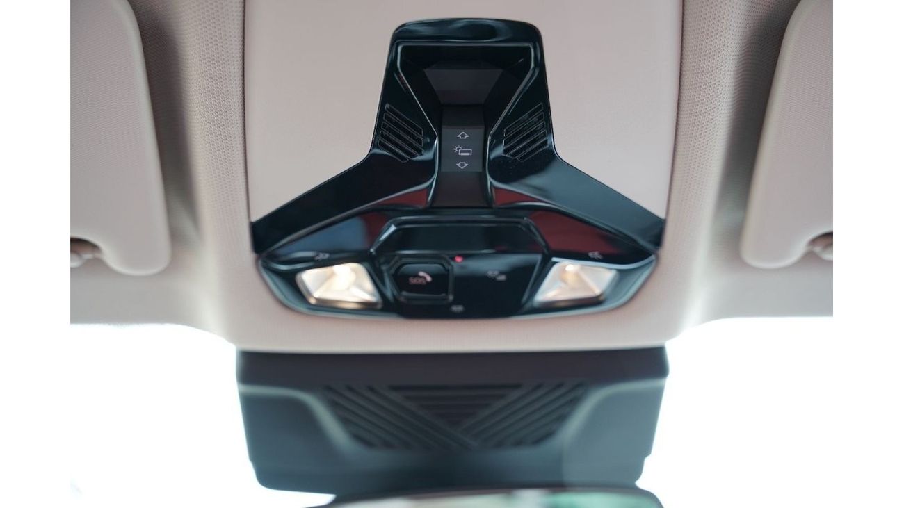 بي أم دبليو X1 2024 بي ام دبليو اكس 1 اس درايف 20 اي أسود نايت بكج