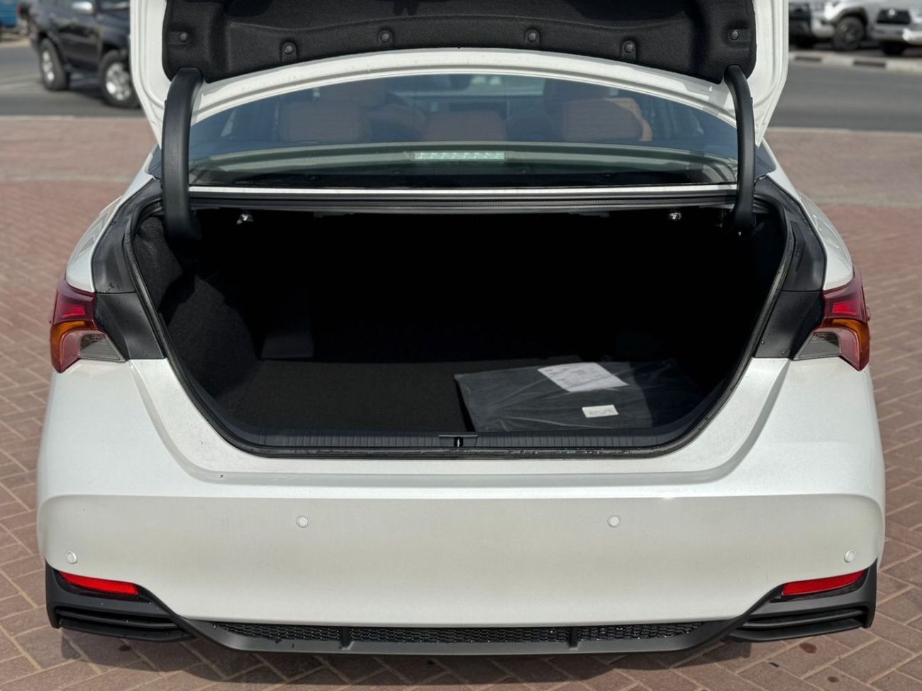 Toyota Avalon TOYOTA AVALON 2.5L HYBRID XLE 2024