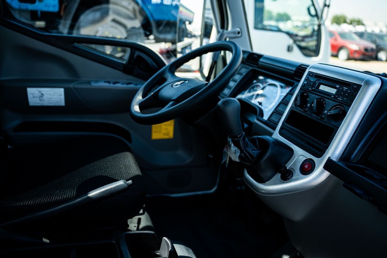 ميتسوبيشي كانتر فان Mitsubishi Fuso Dumb  Model 2026 4.2L Diesel With ABS