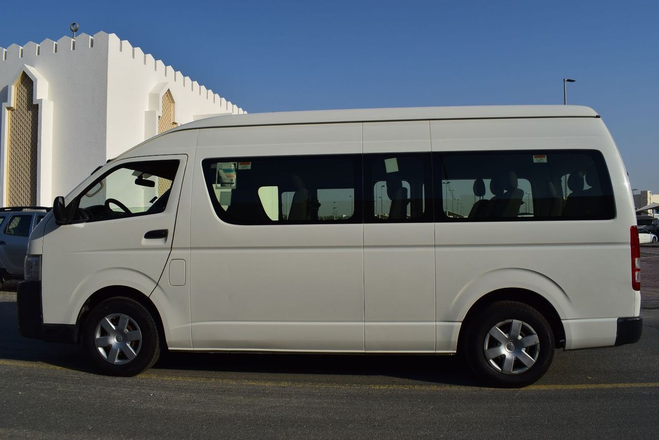 Toyota Hiace Commuter GLX High Roof Toyota Hiace Highroof Bus GL,13 seater Model:2018. Excellent condition