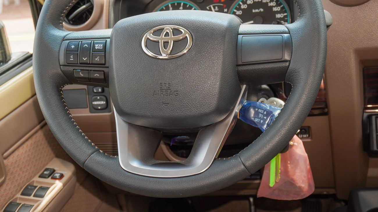 Toyota Land Cruiser 70 LC76 STD LX 4.0L M/T