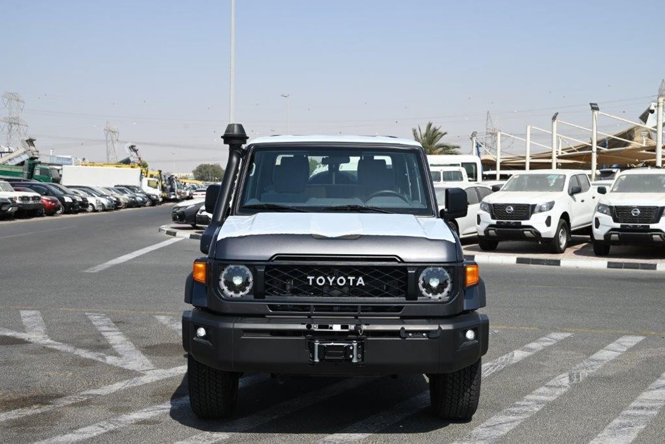 Toyota Land Cruiser Pick Up Double Cab V8 4.5L Diesel 4WD MT