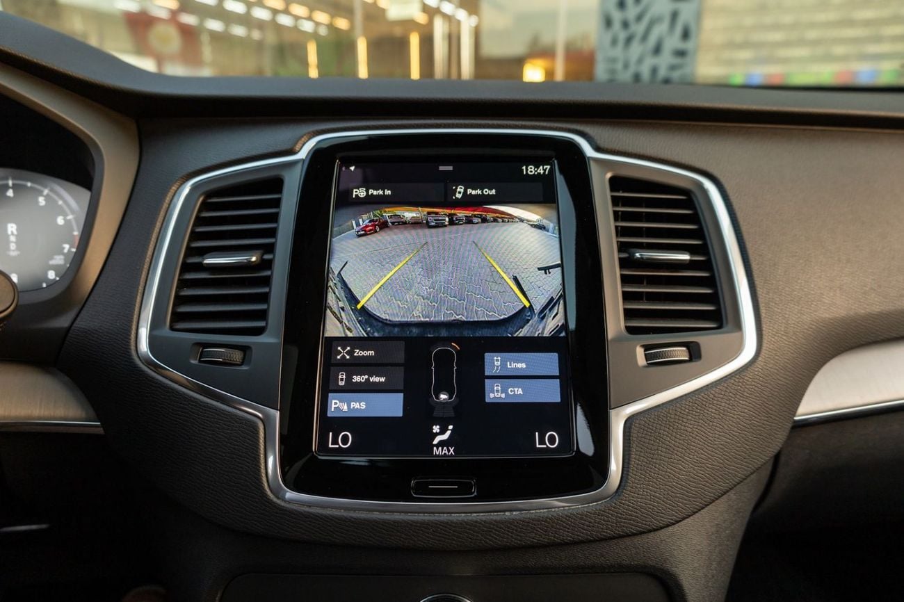فولفو XC 90 MOMENTUM