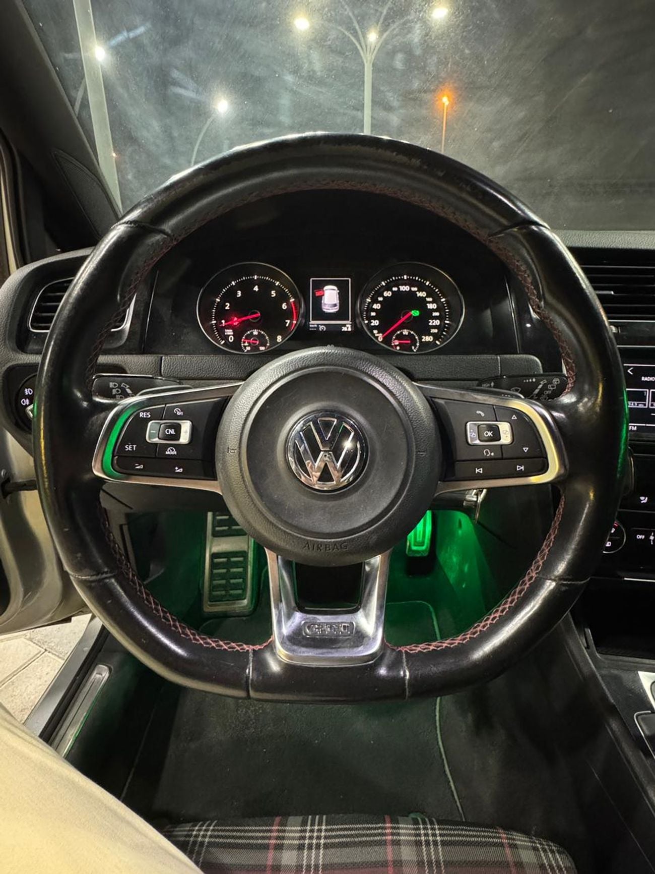 Volkswagen Golf GTI SE