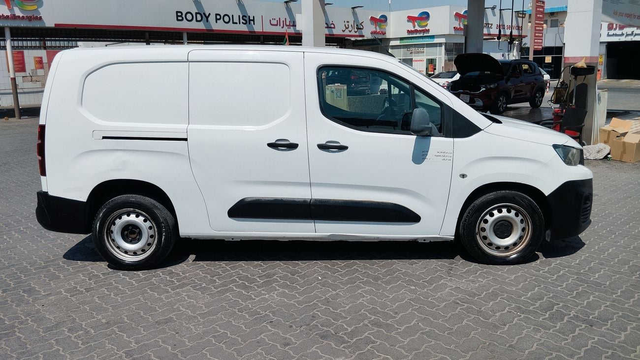 بيجو بارتنر longBody