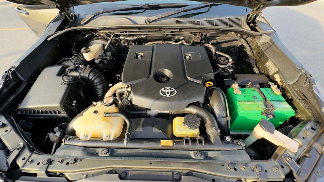 Toyota Hilux MODIFIED TO ROCCO | 2.8L DIESEL ENGINE | BOOT COVER | RHD
