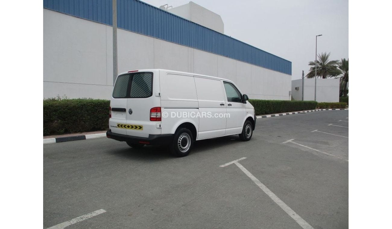 فولكس واجن T5 ترانسبورتر فولكس واجن ترانسبوتر فان بحاله ممتازه 2015 بدون حوادث