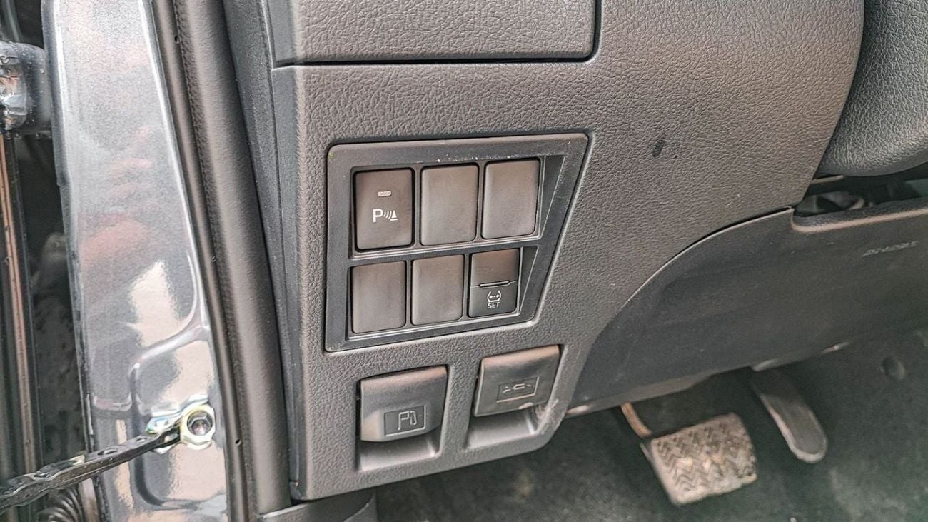 Toyota Fortuner EXR FORTUNER SR5 2.7L V4 PETROL mid options