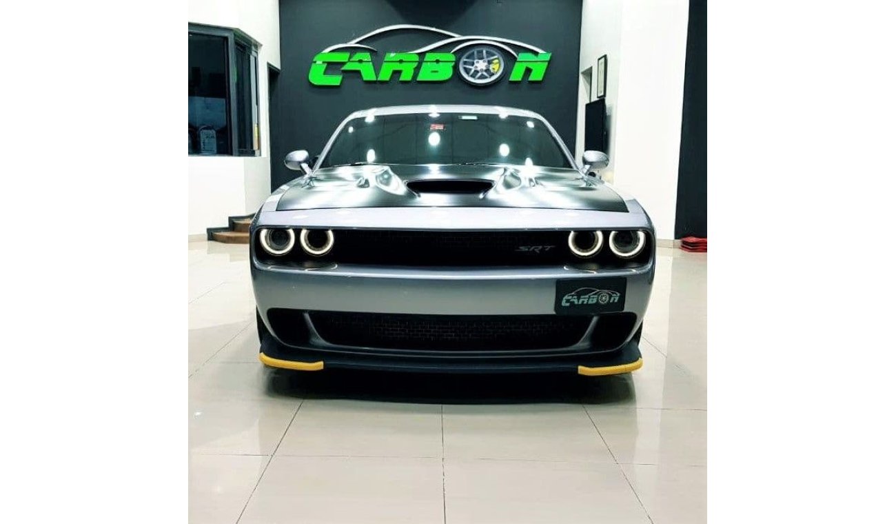 دودج تشالينجر CHALLENGER HELLCAT 707HP IN AMAZING CONDITION FULL SERVICE HISTORY AND FREE SERVICE CONTRACT 100K KM