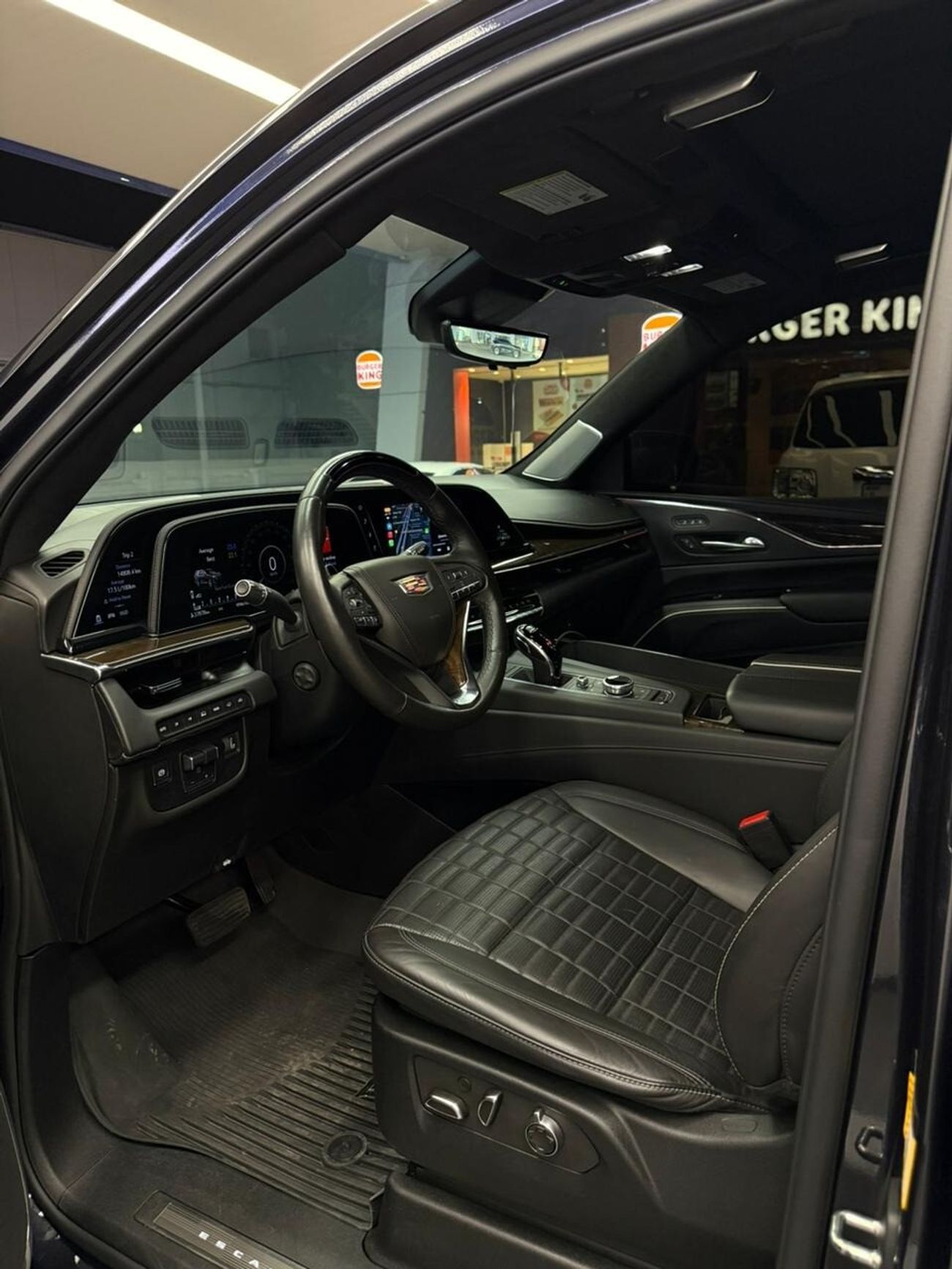 كاديلاك إسكالاد Premium Luxury Platinum 6.2L 4WD